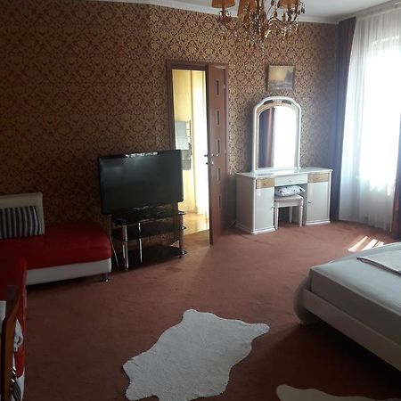 Aparthotel Kak Doma à Odessa Extérieur photo